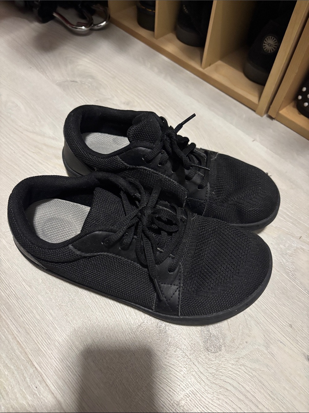 Men's EU 40 US 7.5 Lightweight Minimalist Wide Athletic Mesh Sneakers